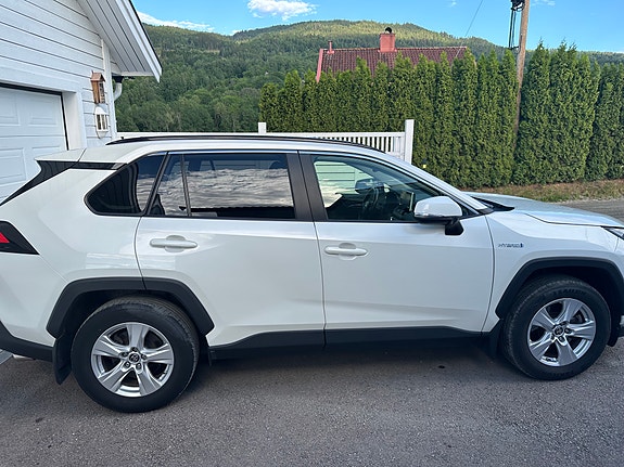 Toyota RAV4 2 of 3