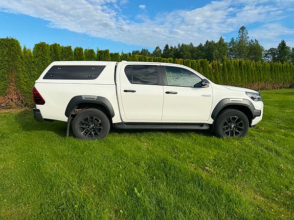 Toyota HiLux 4 of 5