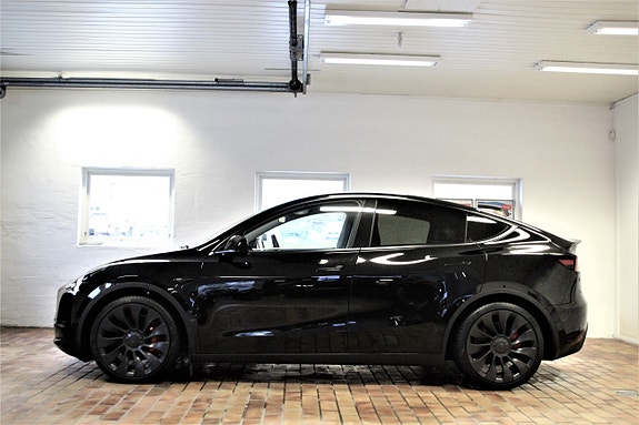 Tesla Model Y 3 of 30