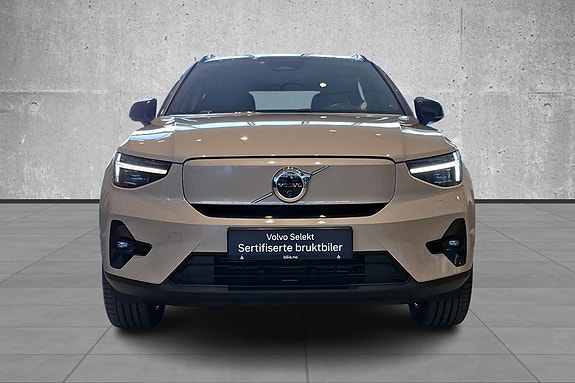 Volvo EX40 2 of 5