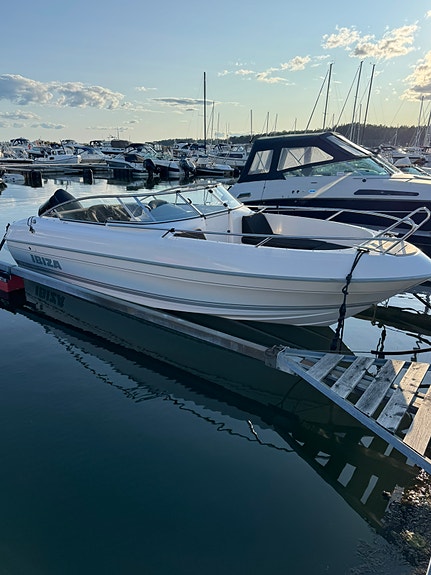 Ibiza 22 Bowrider 2013 m/Suzuki 150HK – Meget velholdt – Innendørs lagret 3 of 5