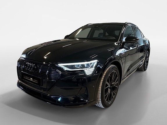Audi e-tron Sportback 3 of 5