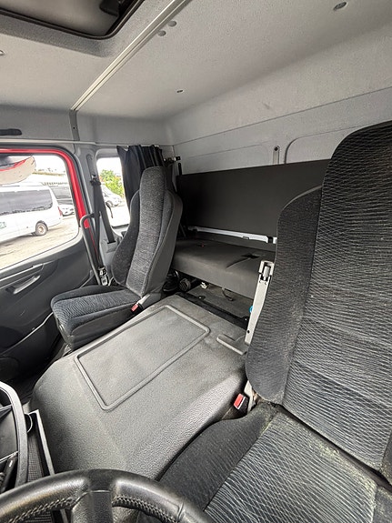 Mercedes-Benz Atego 17 of 19