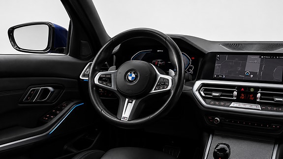 BMW 330e 12 of 19