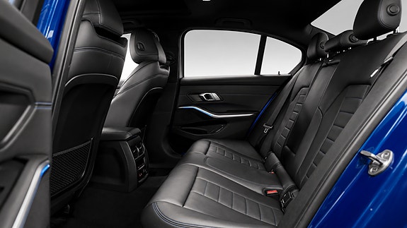 BMW 330e 10 of 19