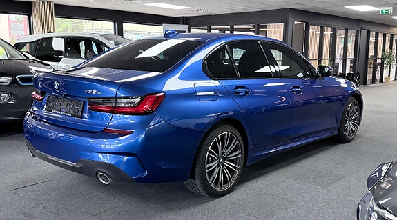 BMW 330e 4 of 19