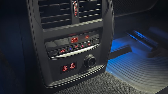 BMW 330e 19 of 19