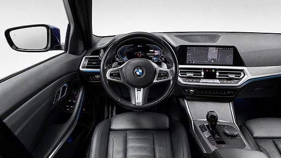 BMW 330e 11 of 19