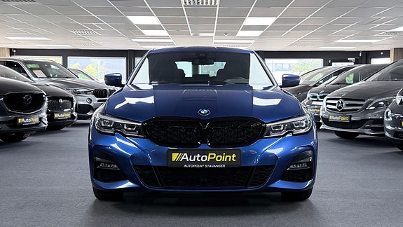 BMW 330e 2 of 19