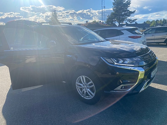 Mitsubishi Outlander 3 of 5