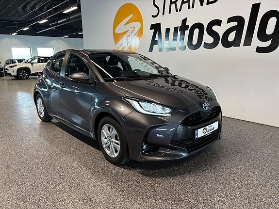 Toyota Yaris 2 of 5