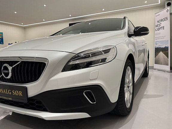 Volvo V40 Cross Country 4 of 5