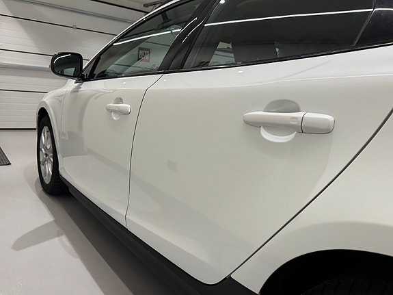 Volvo V40 Cross Country 5 of 5
