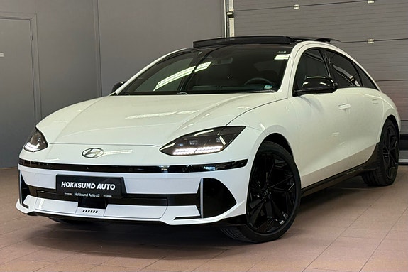 Hyundai Ioniq 6 2 of 5