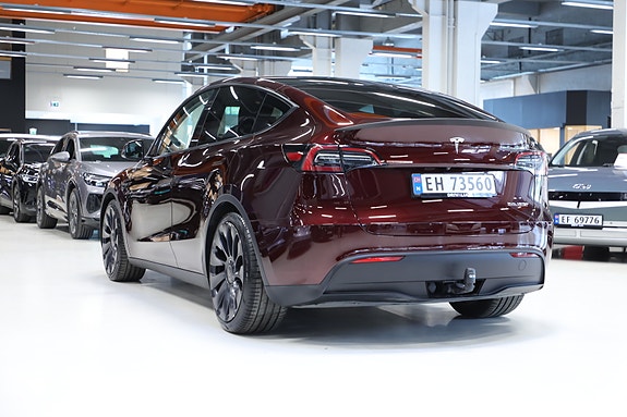 Tesla Model Y 5 of 5