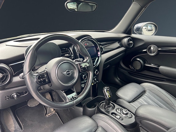 MINI Cooper SE 10 of 29