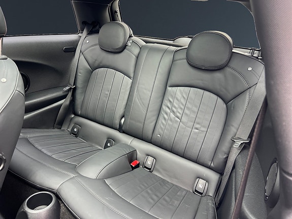 MINI Cooper SE 11 of 29