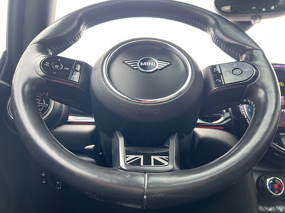 MINI Cooper SE 15 of 29