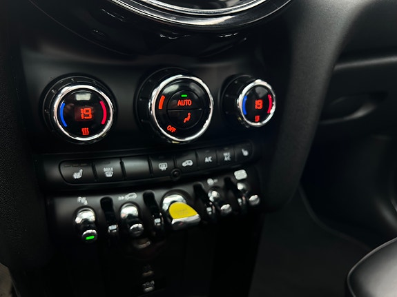 MINI Cooper SE 25 of 29