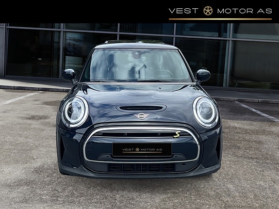 MINI Cooper SE 2 of 5