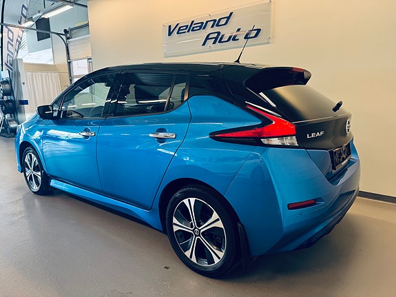 Nissan Leaf 4 of 5