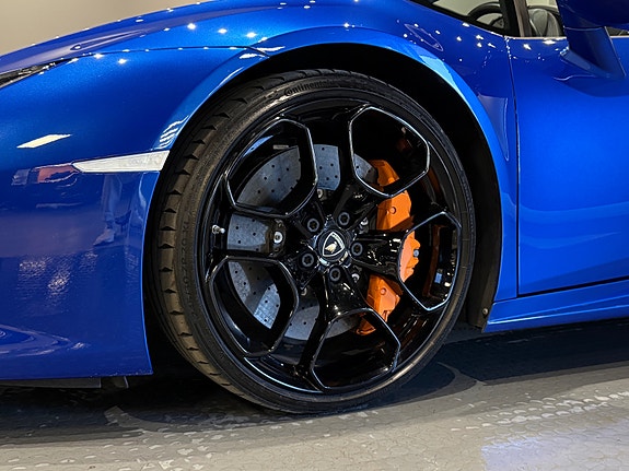 Lamborghini Huracan Spyder 16 of 30