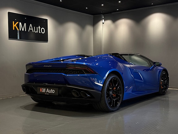 Lamborghini Huracan Spyder 10 of 30