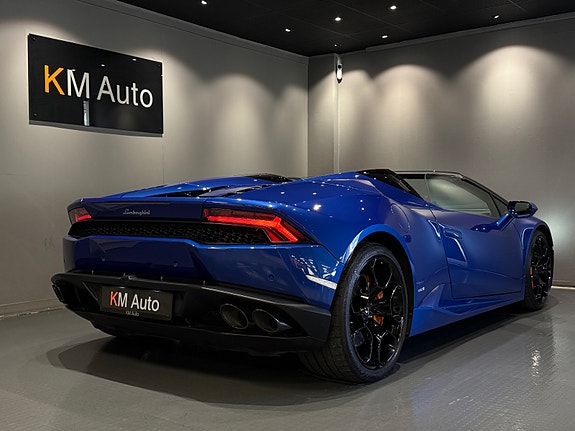 Lamborghini Huracan Spyder 12 of 30