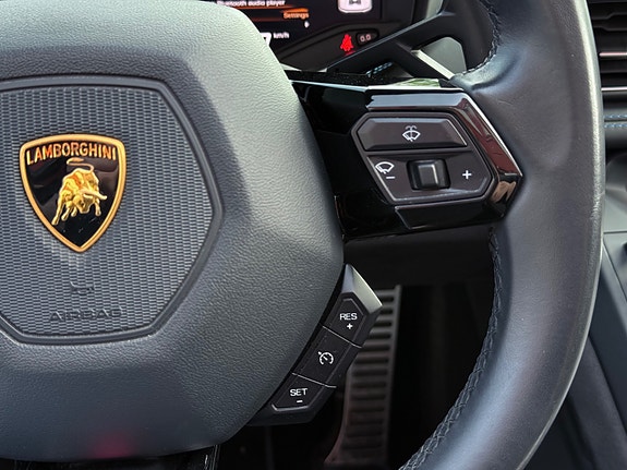 Lamborghini Huracan Spyder 29 of 30