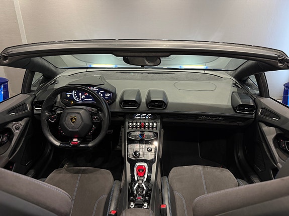 Lamborghini Huracan Spyder 20 of 30