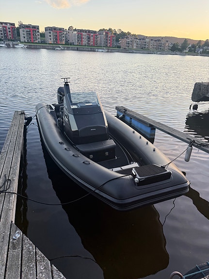 Brig Eagle 8, Black Edition 4 of 5