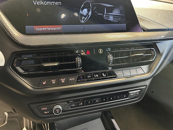 BMW 118i 11 of 12