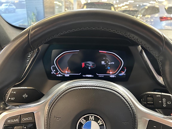 BMW 118i 9 of 12