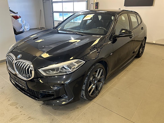 BMW 118i 2 of 12