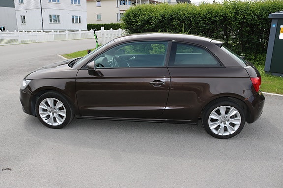 Audi A1 2 of 5