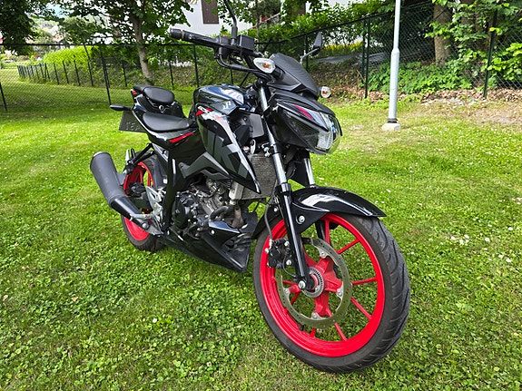 Suzuki GSX-S 125 2 of 5