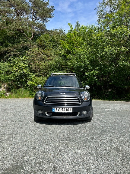 MINI Countryman Cooper D 2 of 5