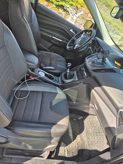 Ford Kuga 6 of 17
