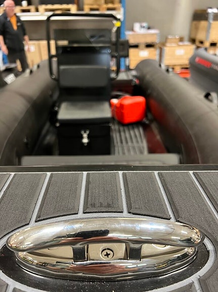 NYHET! West Alu Rib 380 Deluxe m/konsoll - Sort/Grå 5 of 5