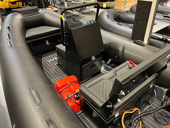 NYHET! West Alu Rib 380 Deluxe m/konsoll - Sort/Grå 3 of 5