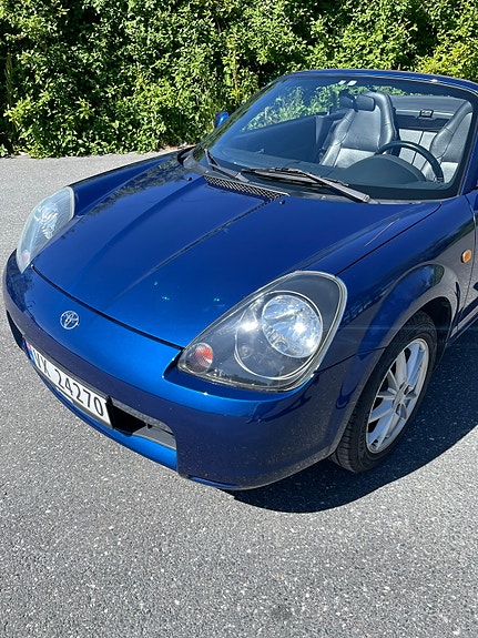 Toyota MR2 3 of 5