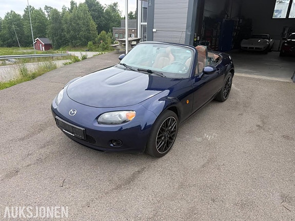 Mazda MX-5 3 of 5