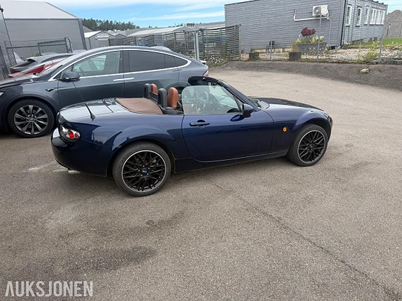 Mazda MX-5 9 of 30