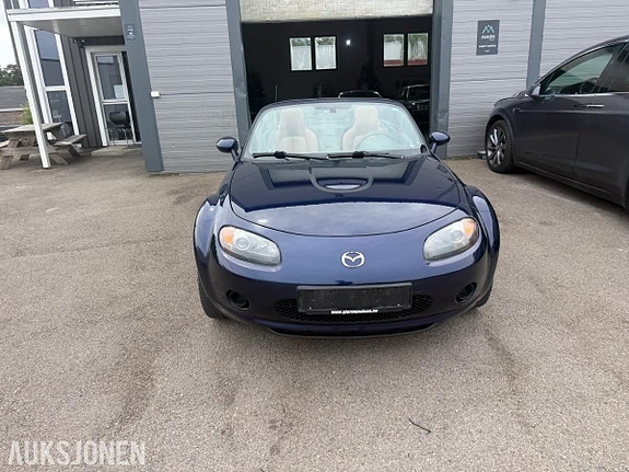 Mazda MX-5 4 of 5