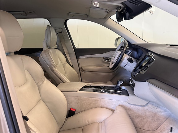 Volvo XC90 5 of 5