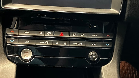 Jaguar F-PACE 20 of 22