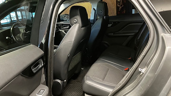 Jaguar F-PACE 13 of 22