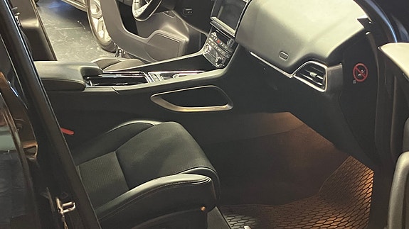 Jaguar F-PACE 14 of 22
