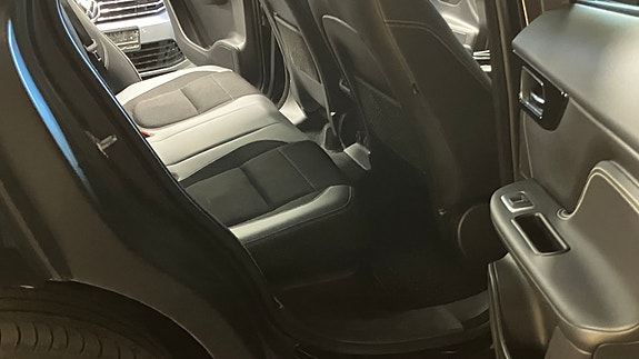 Jaguar F-PACE 17 of 22