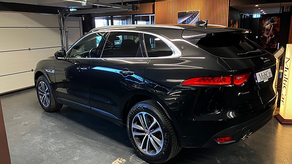 Jaguar F-PACE 6 of 22